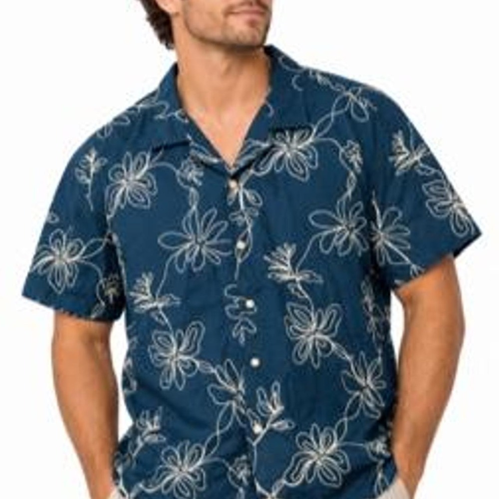 Goodfellow & Co Men's Embroidered Floral Hawaiian Short Sleeve Shirt